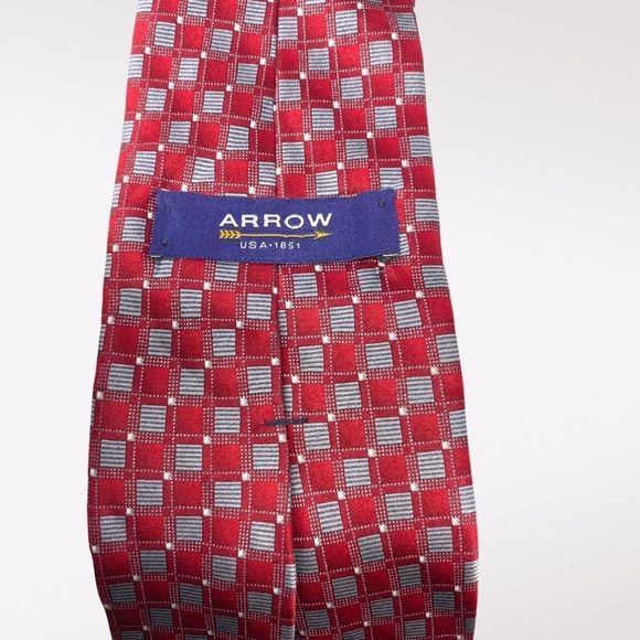 Arrow | 3/$15 Red & Gray Patterned Silk Tie - Picture 3 of 5